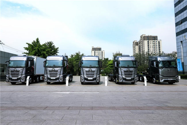 品质可靠 硬核承诺 欧曼首家推出重卡行业3+5整机质保