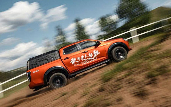 配备差速锁、230mm最小离地间隙 D-MAX V-CROSS生而自由 野性不拘