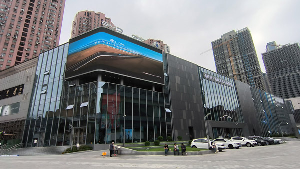 探秘郑州迪空间 一览比亚迪新能源汽车的魅力