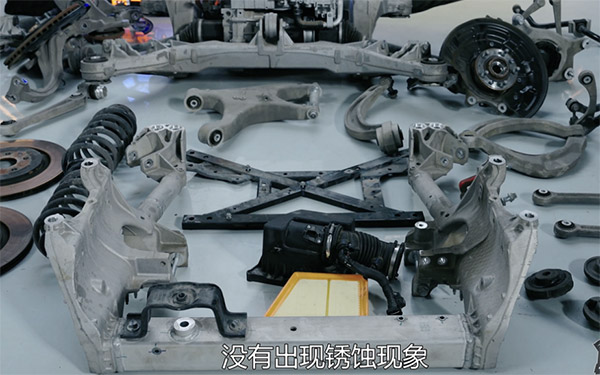 超硬核测试见真实实力：问界新M5全铝底盘碾压同级_图片新闻