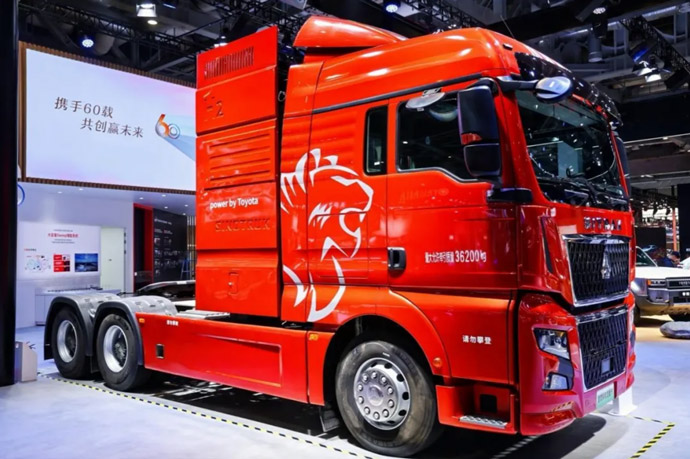 搭载华丰300kW燃料电池系统的49t牵引车 搭载华丰300kW燃料电池系统的49t牵引车