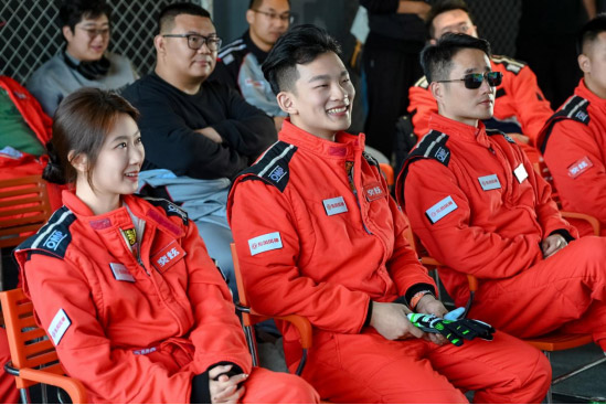 弯道之王谁能比肩锋芒 双车同框对飙风神奕炫舍我其谁