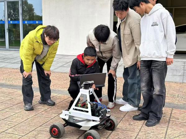 洞悉之眼 射出穿透隐患的光 铺就道路安全坦途