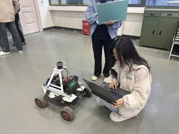 洞悉之眼 射出穿透隐患的光 铺就道路安全坦途