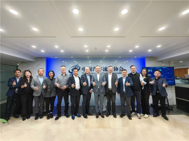 梅赛德斯-奔驰的中国经销商投资人和相关代表沟通会