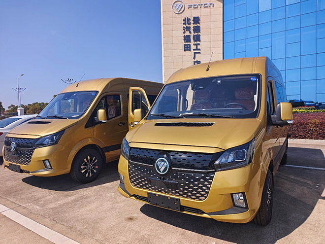 图雅诺X8城市客车交付景德镇江南机场快线