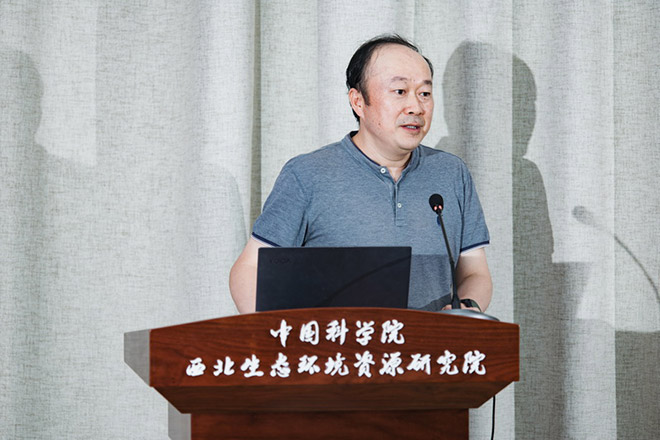 何晓波