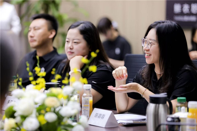  问界M9用户在工厂验收交付活动圆满举行