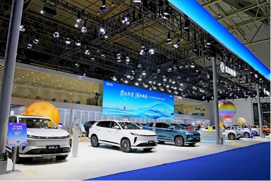 大家好智混SUV”风神L8领衔 明星车型闪耀武汉车展 大家好智混SUV”风神L8领衔 明星车型闪耀武汉车展