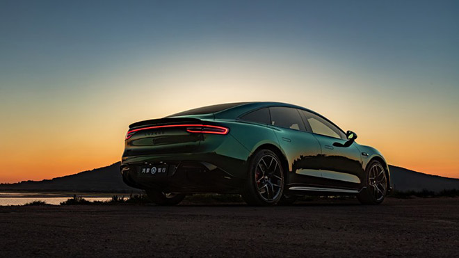 智界S7与R7亮相北京中国年度车专场测试媒体沟通会 智界S7与R7亮相北京中国年度车专场测试媒体沟通会