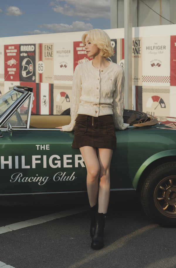 汤米·希尔菲格与伊兹·叶吉