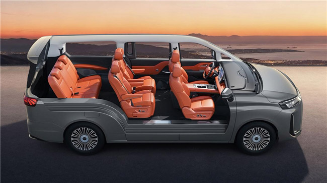 锐胜M8影院式座椅布局