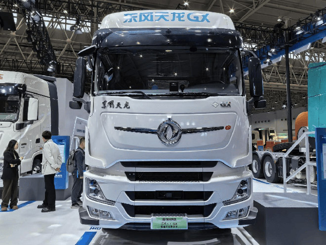 东风天龙GX智能干线牵引车