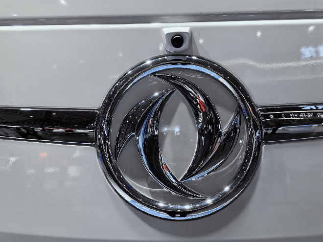 东风天龙GX智能干线牵引车助新手秒变老司机