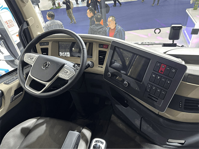 降本 合规兼得 东风天龙KX双擎混动牵引车