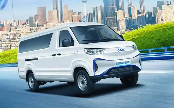 强化承载与安全，江淮1van蓝猫客运版树立城市运营新标杆