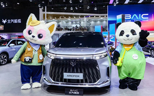 MPV市场迎来价值“破局者”！北汽极狐用三大技术王炸破局