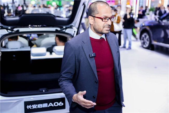 加拿大驻广州总领事馆 Mark Mylvaganam领事