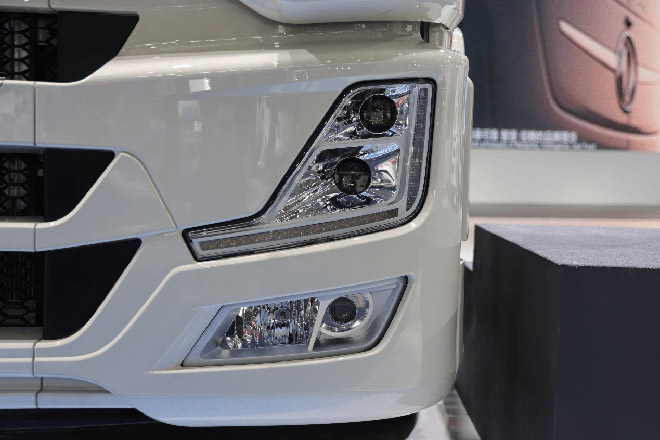 欧洲版东风天龙GX氢燃料电池牵引车