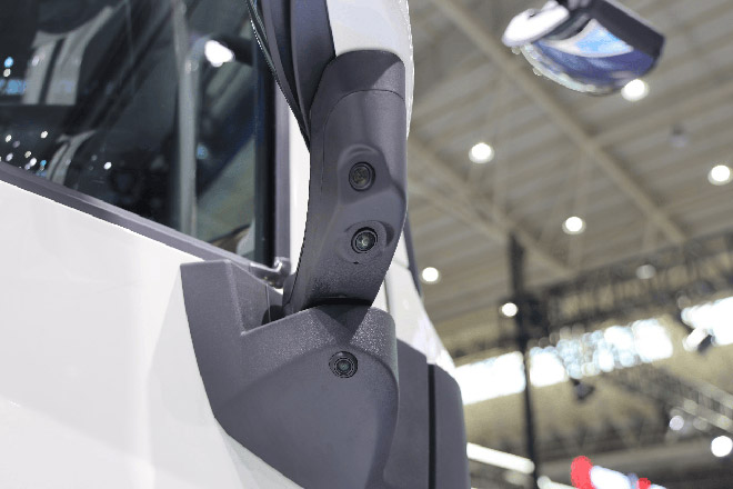 欧洲版东风天龙GX氢燃料电池牵引车