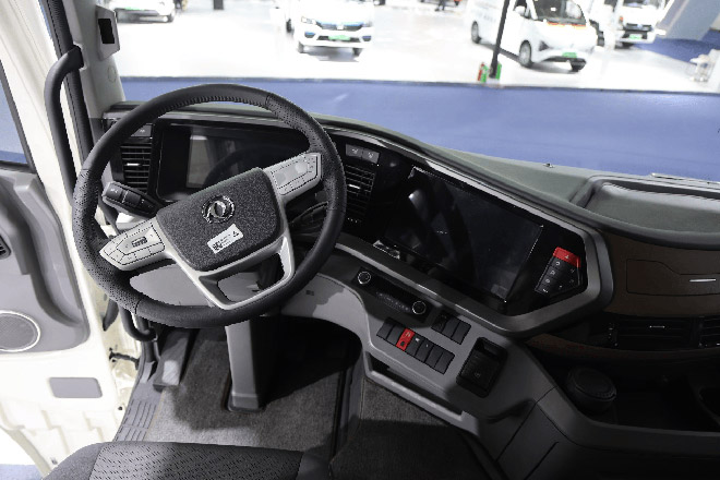 欧洲版东风天龙GX氢燃料电池牵引车