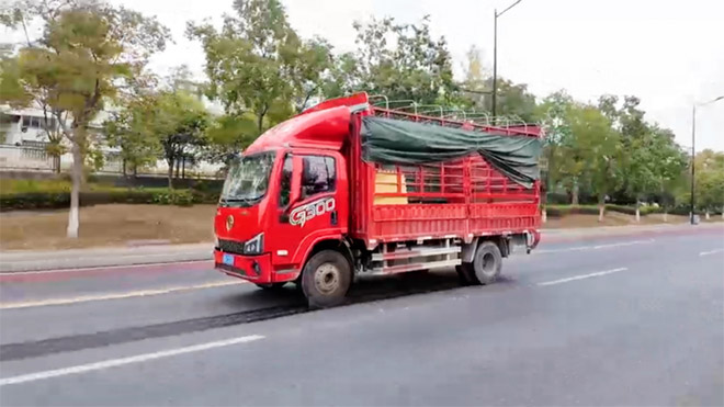 陕汽德龍G300助卡友聂师傅荣膺“高效运输代言人” 陕汽德龍G300助卡友聂师傅荣膺“高效运输代言人”