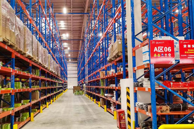 三头六臂物流枢纽节点：中心仓 