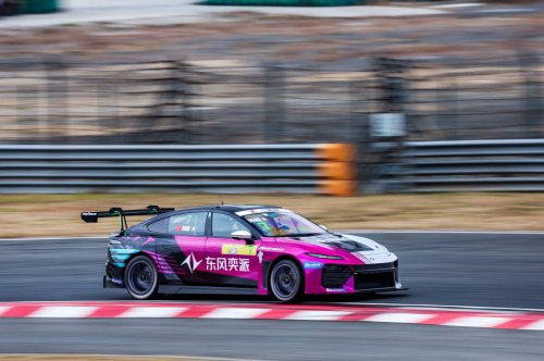 东风奕派ETCR赛事“六连冠  问鼎年度总冠军