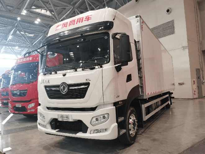 东风天龙KL燃油载货车