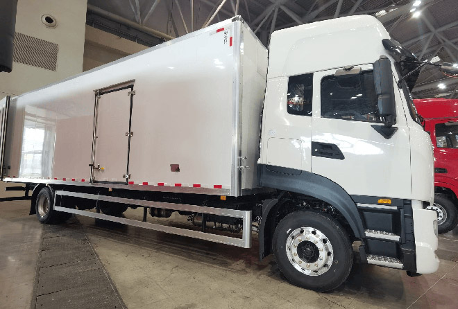 精准聚焦快递快运多元场景，提供纯电组合方案