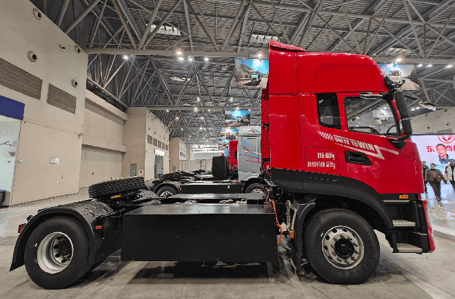 深度定制 东风天龙KL港口集运纯电牵引车