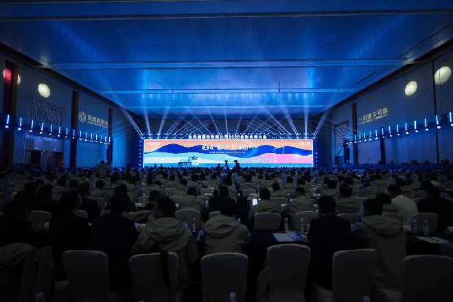 东风商用车2026年合作伙伴大会全新平台亮相  剑指17.6万台