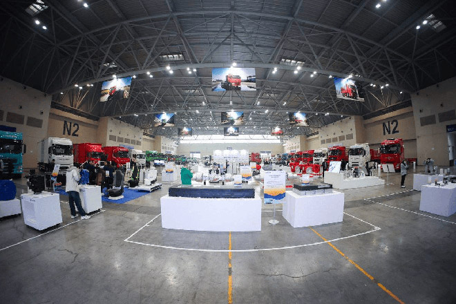 东风商用车2026年合作伙伴大会全新平台亮相  剑指17.6万台