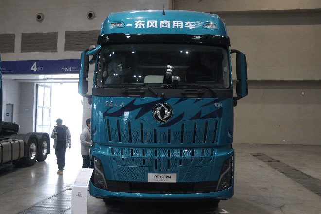 东风商用车2026年合作伙伴大会全新平台亮相  剑指17.6万台