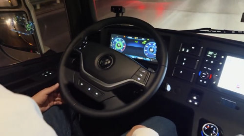 30辆欧曼星辉智能辅助驾驶牵引车交付辽宁鹏瑞冷运