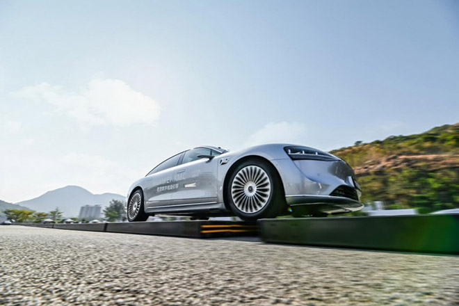 HUAWEI XMC从容试驾 大坑凌波微步测试 HUAWEI XMC从容试驾 大坑凌波微步测试