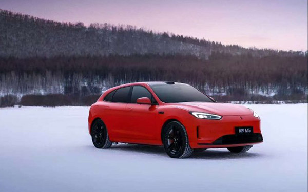 问界新M5 Ultra破解冬季出行痛点，至高享37000元限时礼遇