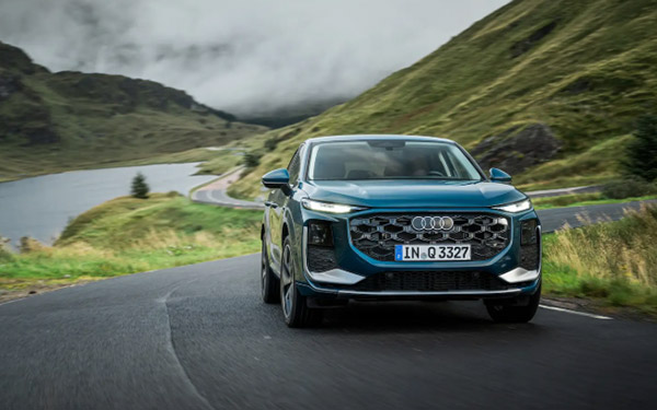 ZKW 为新款奥迪 Q3 配备数字矩阵式 LED 前大灯