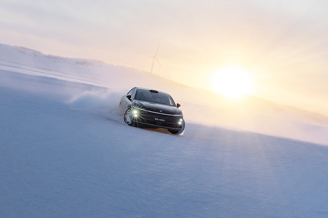 冰雪上的稳控实力派 昊铂A800三电机四驱带来顶级驾驶享受