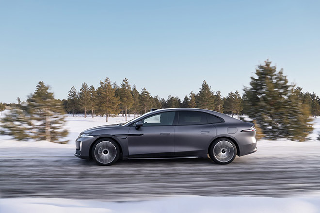 冰雪上的稳控实力派 昊铂A800三电机四驱带来顶级驾驶享受