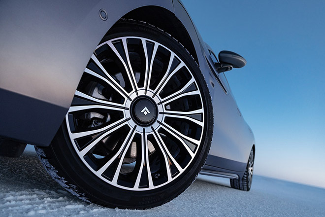 冰雪上的稳控实力派 昊铂A800三电机四驱带来顶级驾驶享受