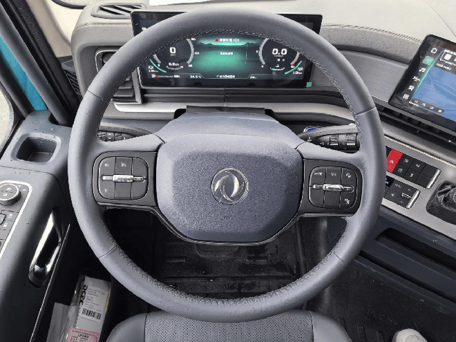 400卡友抢先试驾东风天龙KH