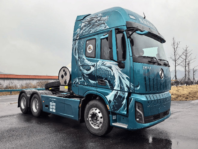 400卡友抢先试驾东风天龙KH