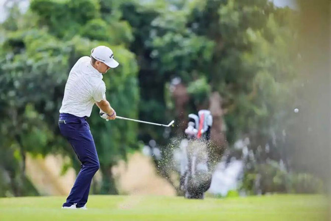 从果岭到座舱 尊界S800成时代精英的“移动精神自留地”