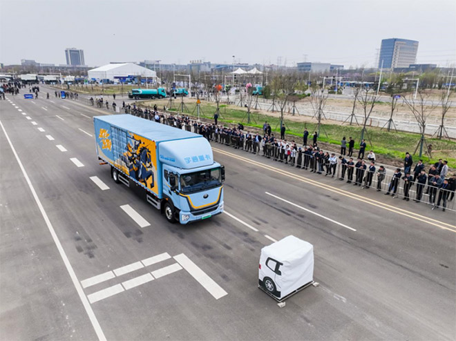 宇通重卡新品发布硬核技术破局 闪充+低耗+轻量打造物流运营新高度