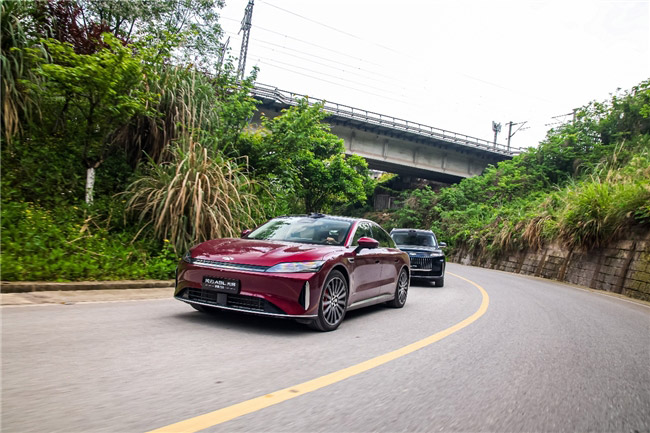 风云猎鹰驾辅挑战赛·重庆站 征服8D魔幻山城