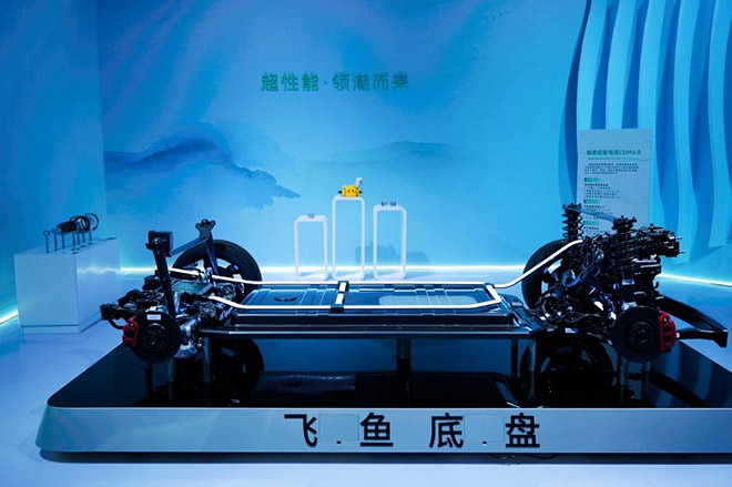 4月13日，备受瞩目的风云T9L在重庆这座魔幻8D城市正式全球上市，新车共推出4款版型，官方指导价12.99万元-18.69万元，