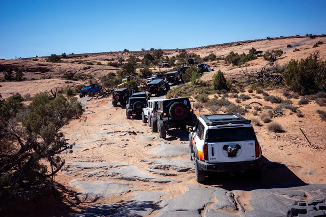 纵横G700与牧马人同台竞技