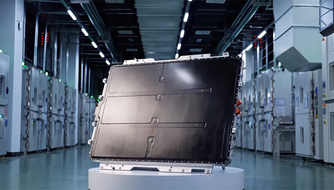 华为巨鲸电池用架构级创新 终结新能源“配置分级”潜规则